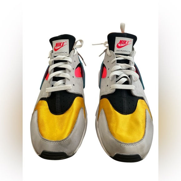 Nike Air Huarache Run NYC Pure Platinum Crimson - Picture 3 of 6